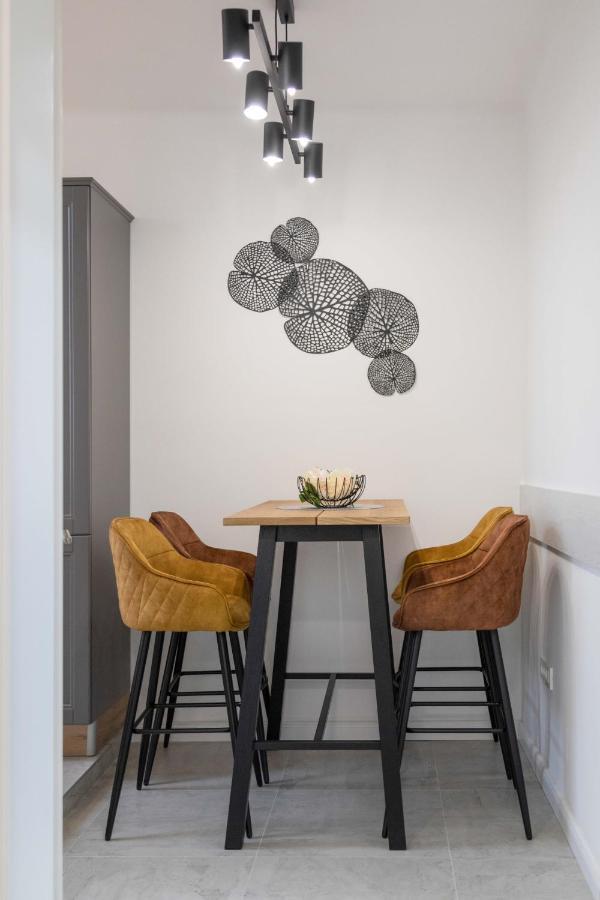 Design 1Bdr Loft Near Kvaternik Square Lägenhet Zagreb Exteriör bild